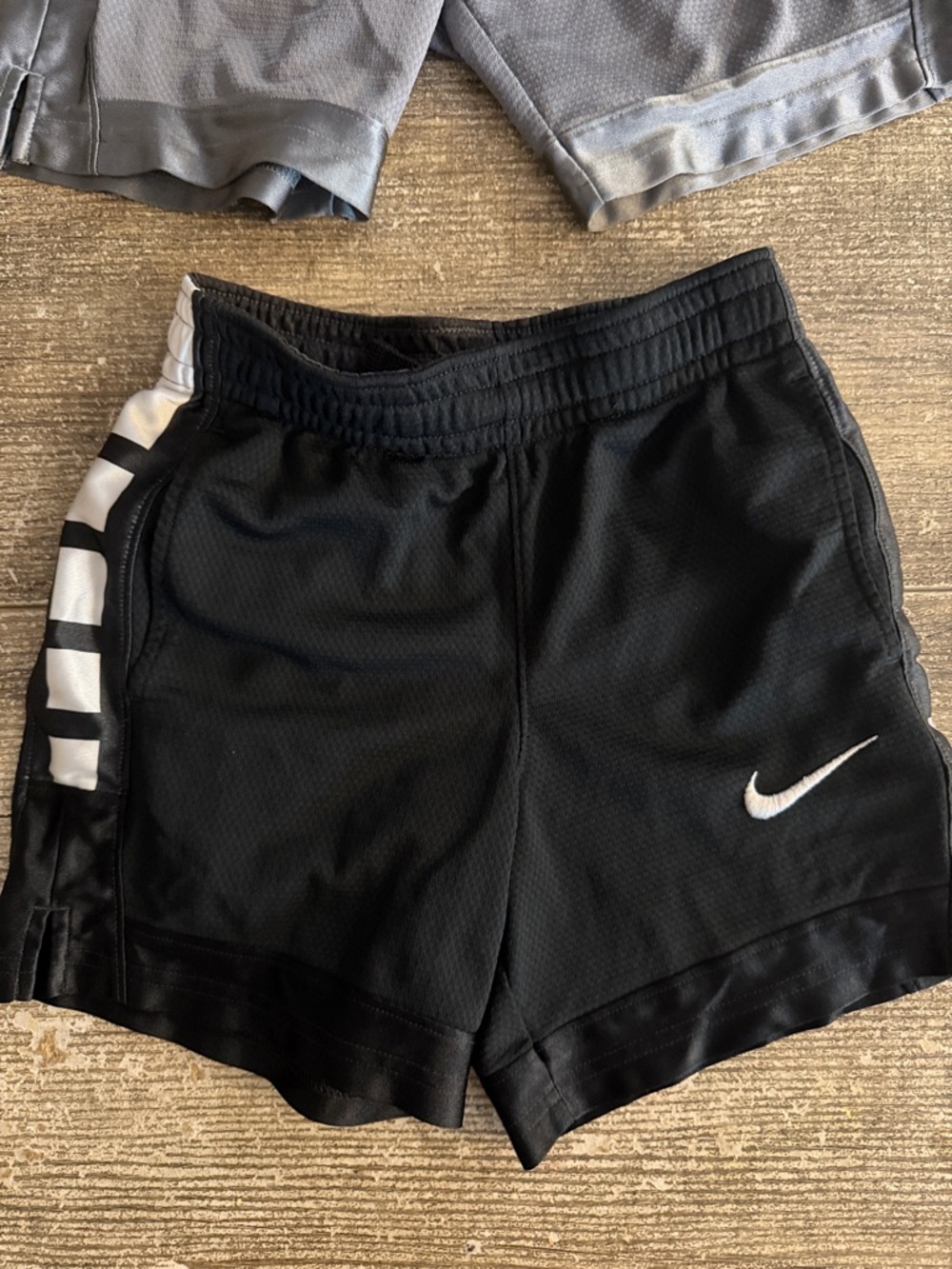 Nike boys mesh gray and black set of 2 shorts - Picture 2 of 9